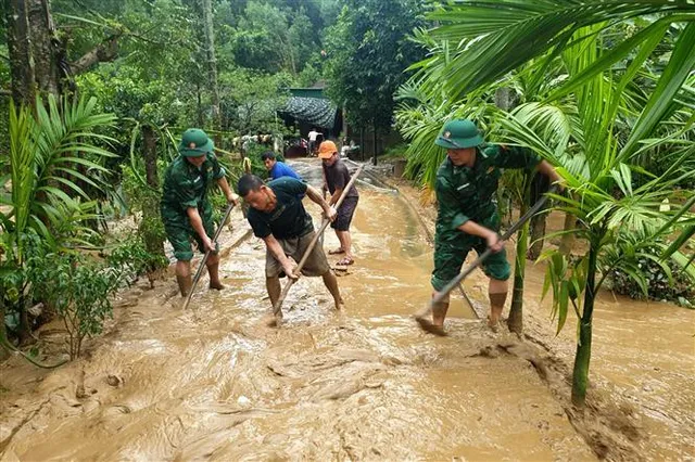 Nghệ An điều động thêm 200 cán bộ, chiến sĩ khắc phục hậu quả lũ quét - Ảnh 4.