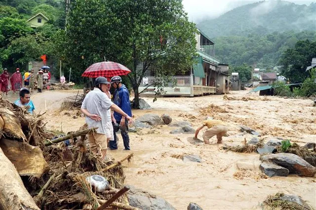 Mưa lũ làm 8 người chết với nhiều thiệt hại nghiêm trọng tại các địa phương - Ảnh 2.