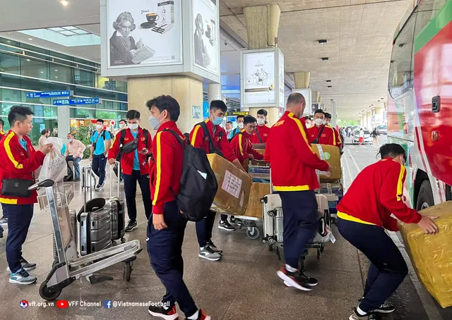 ĐT futsal Việt Nam về nước, khép lại hành trình tại VCK futsal châu Á 2022 - Ảnh 4.