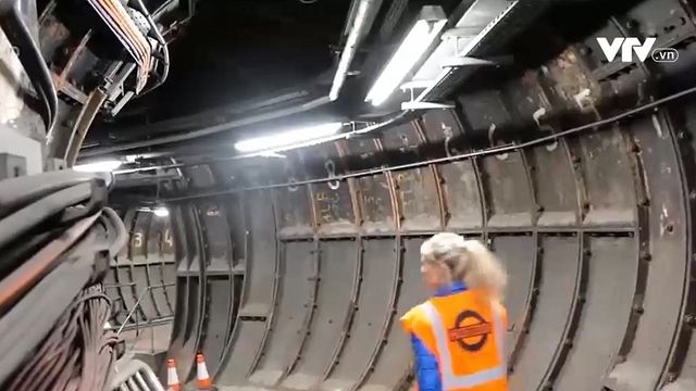 Tour du lịch hệ thống tàu điện ngầm ở Anh - Ảnh 1.