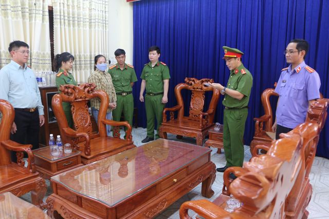 Bắt tạm giam nguyên kế toán tham ô tài sản hơn 1,5 tỷ đồng - Ảnh 1.