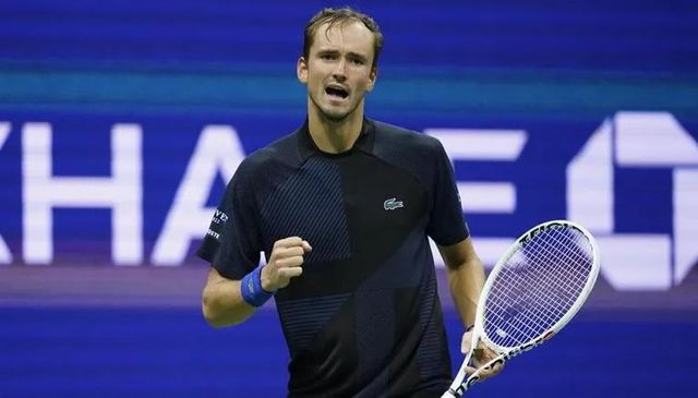 Bất ngờ xảy ra ở trận đấu giữa Djokovic và Medvedev tại Astana mở rộng - Ảnh 2.