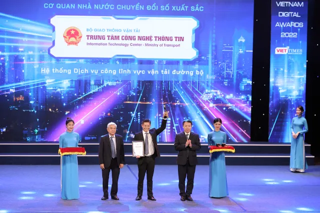 VDA 2022: Vinh danh 49 tổ chức, doanh nghiệp và sản phẩm, giải pháp chuyển đổi số Việt Nam - Ảnh 5. VDA 2022: Vinh danh 49 tổ chức, doanh nghiệp và sản phẩm, giải pháp chuyển đổi số Việt Nam - Ảnh 5.