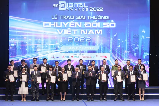 VDA 2022: Vinh danh 49 tổ chức, doanh nghiệp và sản phẩm, giải pháp chuyển đổi số Việt Nam - Ảnh 15. VDA 2022: Vinh danh 49 tổ chức, doanh nghiệp và sản phẩm, giải pháp chuyển đổi số Việt Nam - Ảnh 15.