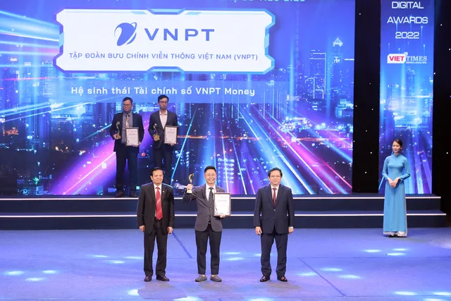 VDA 2022: Vinh danh 49 tổ chức, doanh nghiệp và sản phẩm, giải pháp chuyển đổi số Việt Nam - Ảnh 12. VDA 2022: Vinh danh 49 tổ chức, doanh nghiệp và sản phẩm, giải pháp chuyển đổi số Việt Nam - Ảnh 12.