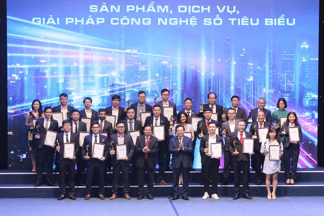 VDA 2022: Vinh danh 49 tổ chức, doanh nghiệp và sản phẩm, giải pháp chuyển đổi số Việt Nam - Ảnh 16. VDA 2022: Vinh danh 49 tổ chức, doanh nghiệp và sản phẩm, giải pháp chuyển đổi số Việt Nam - Ảnh 16.