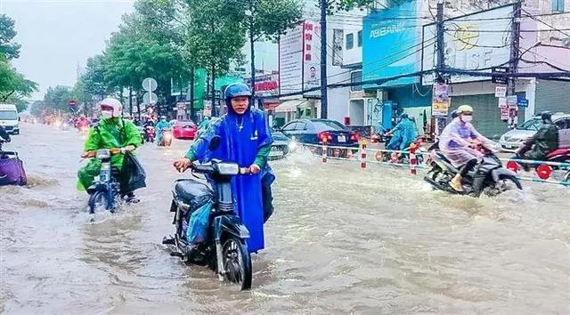 Cần Thơ đón đợt triều cường lớn nhất năm 2022 - Ảnh 2.