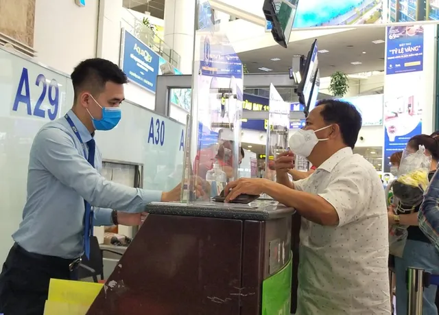 Thị trường vé máy bay Tết bắt đầu sôi động - Ảnh 1. Thị trường vé máy bay Tết bắt đầu sôi động - Ảnh 1.