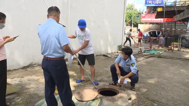 TP Hồ Chí Minh đồng loạt kiểm tra các cây xăng tạm dừng bán xăng - Ảnh 3.