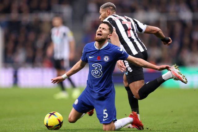 Thua Newcastle, Chelsea ngày một xa rời cuộc đua Top 4 - Ảnh 1.