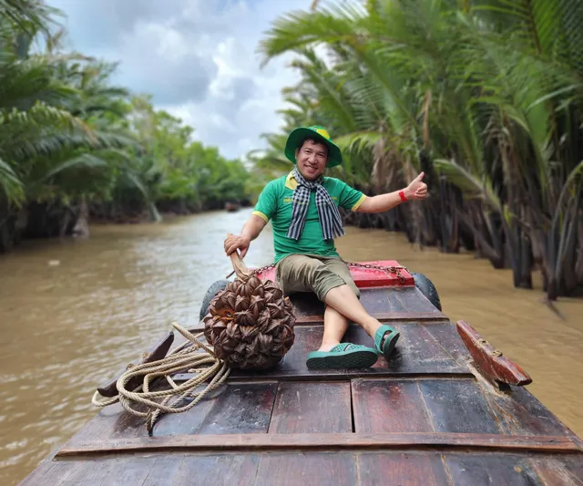 Sao Việt ngày 14/11: Hồ Ngọc Hà cấtnết đanh đá mừng sinh nhật Kim Lý, Chí Trung cùng bạn gái vi vu Nhật Bản - Ảnh 4.