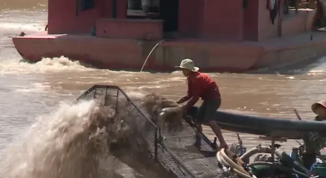 “Nóng” nạn khai thác cát trên sông ở Tây Nguyên - Ảnh 2.