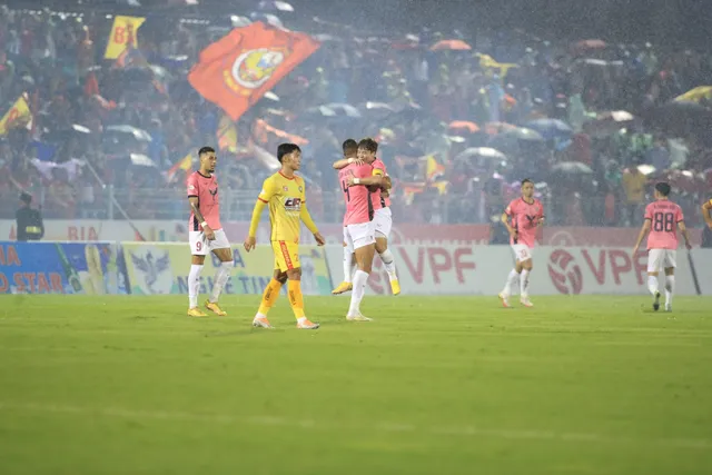 Hạ màn V.League 1-2022: Topenland Bình Định nhận HCĐ, Sài Gòn FC xuống hạng - Ảnh 2.