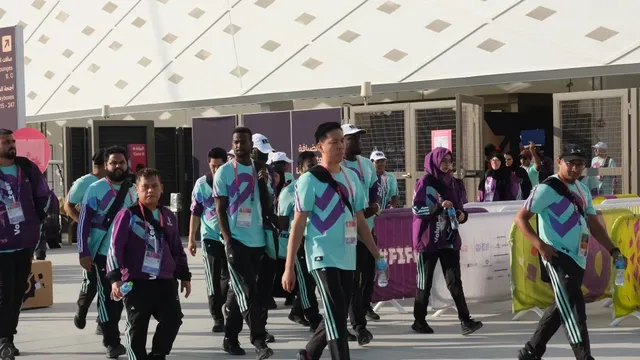 Bật mí các màu áo lực lượng phục vụ World Cup 2022 - Ảnh 5. Bật mí các màu áo lực lượng phục vụ World Cup 2022 - Ảnh 5.