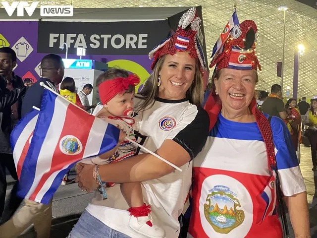 World Cup 2022: Rực sắc màu cổ vũ trước trận Tây Ban Nha - Costa Rica - Ảnh 9. World Cup 2022: Rực sắc màu cổ vũ trước trận Tây Ban Nha - Costa Rica - Ảnh 9.