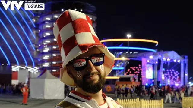 Muôn hình vạn trạng phong cách mũ cổ vũ World Cup 2022 của CĐV Croatia - Ảnh 5. Muôn hình vạn trạng phong cách mũ cổ vũ World Cup 2022 của CĐV Croatia - Ảnh 5.