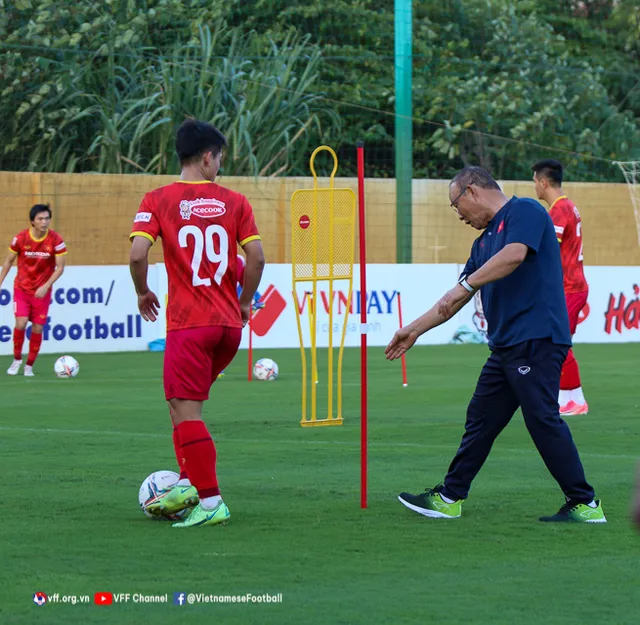 ĐT Việt Nam tăng cường rèn đấu pháp, Châu Ngọc Quang hi vọng được ra sân đấu Borussia Dortmund - Ảnh 6.