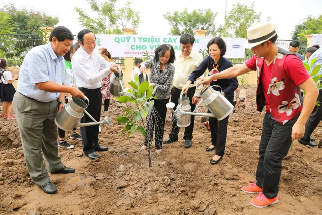 Góp phần cùng chính phủ thực hiện mục tiêu Net Zero 2050, Vinamilk tiếp tục hành trình trồng cây xanh - Ảnh 2.