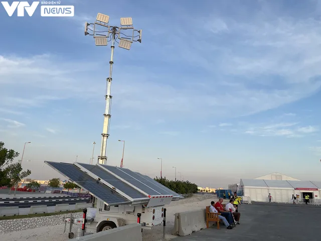 Những chiếc đèn năng lượng mặt trời: Phát đi thông điệp World Cup xanh của Qatar - Ảnh 5. Những chiếc đèn năng lượng mặt trời: Phát đi thông điệp World Cup xanh của Qatar - Ảnh 5.