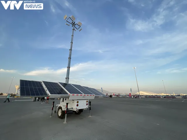 Những chiếc đèn năng lượng mặt trời: Phát đi thông điệp World Cup xanh của Qatar - Ảnh 1. Những chiếc đèn năng lượng mặt trời: Phát đi thông điệp World Cup xanh của Qatar - Ảnh 1.