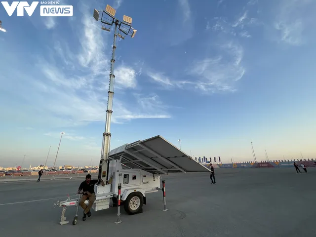 Những chiếc đèn năng lượng mặt trời: Phát đi thông điệp World Cup xanh của Qatar - Ảnh 12. Những chiếc đèn năng lượng mặt trời: Phát đi thông điệp World Cup xanh của Qatar - Ảnh 12.