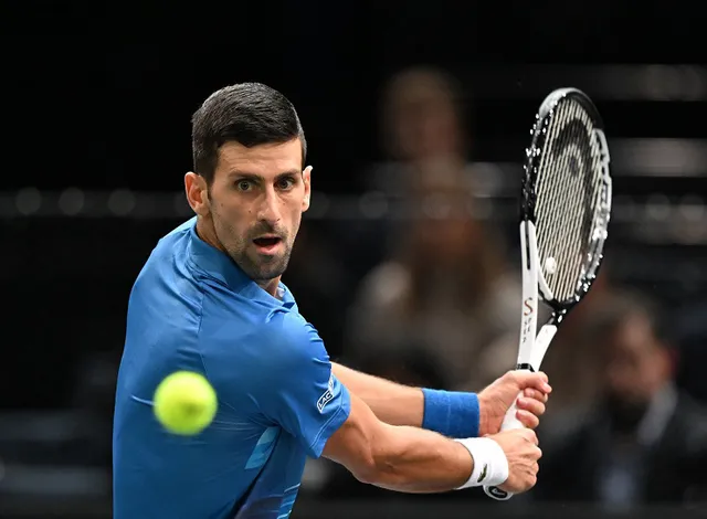 Novak Djokovic và Holger Rune vào chung kết Paris Masters - Ảnh 1.