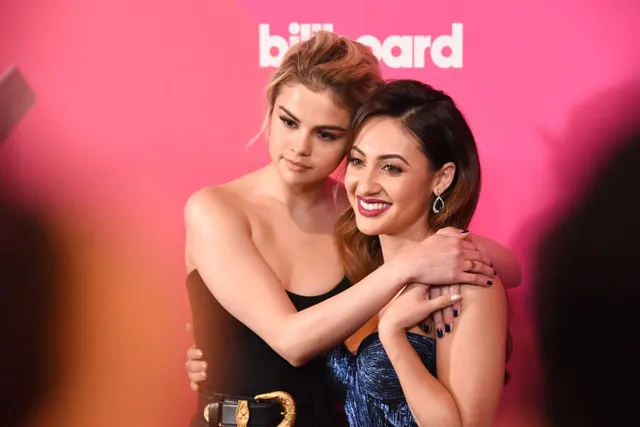 Tình bạn nhiều sóng gió giữa Selena Gomez và người hiến thận Francia Raisa - Ảnh 6. Tình bạn nhiều sóng gió giữa Selena Gomez và người hiến thận Francia Raisa - Ảnh 6.