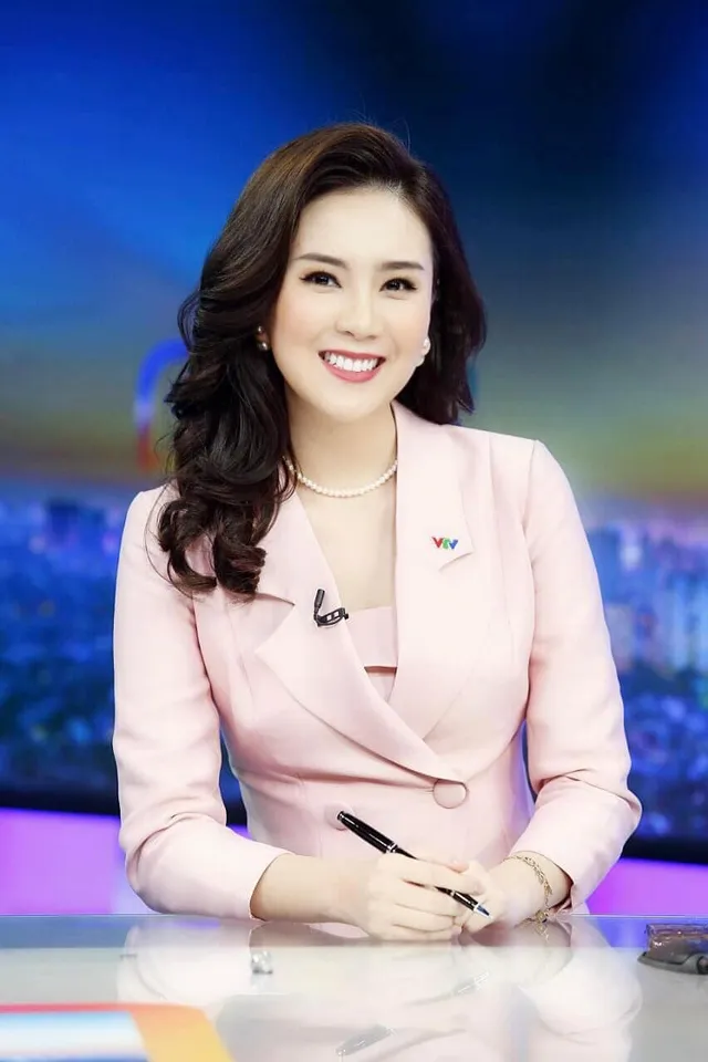 BTV Mai Ngọc kỷ niệm 10 năm lên sóng VTV - Ảnh 1.