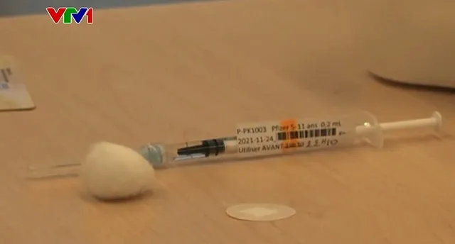 Canada cấp phép vaccine Pfizer tiêm mũi tăng cường cho trẻ em - Ảnh 1.