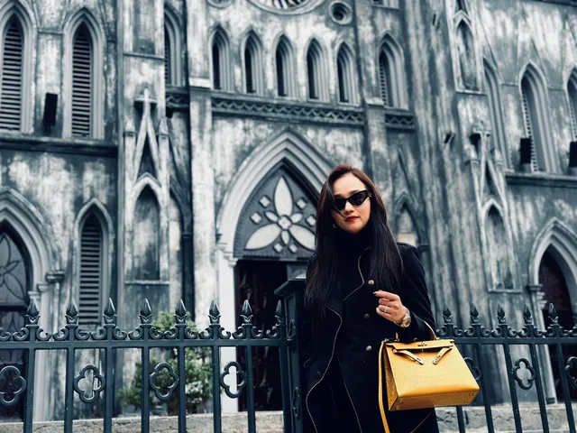 Diễn viên Việt tuần qua: Việt Hoa hóa nàng Kiều, Bảo Thanh thành chiến sĩ công an - Ảnh 6. Diễn viên Việt tuần qua: Việt Hoa hóa nàng Kiều, Bảo Thanh thành chiến sĩ công an - Ảnh 6.