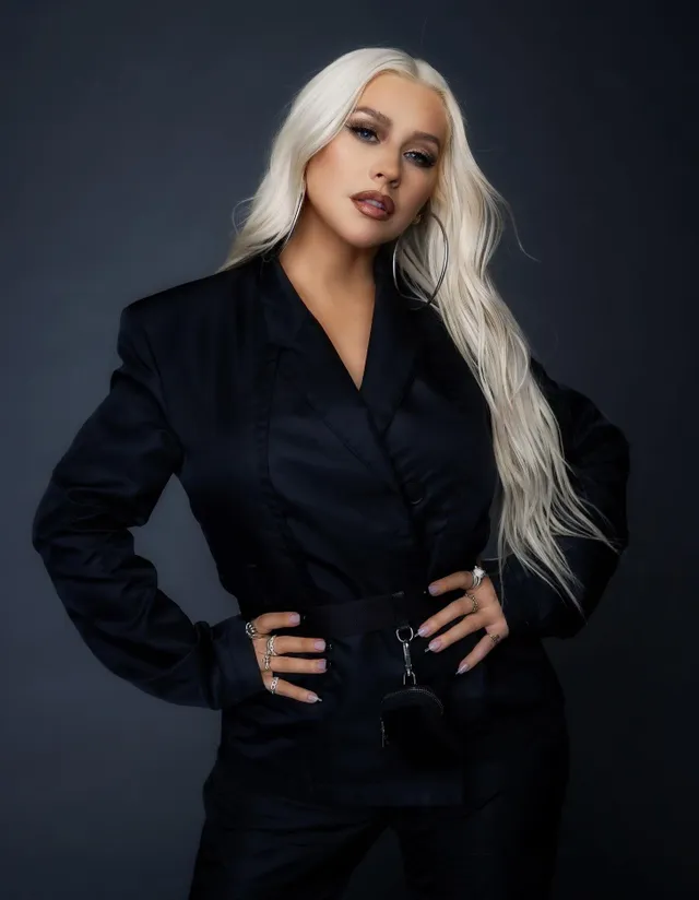 Christina Aguilera trình diễn tại Lễ trao giải VinFuture 2022 - Ảnh 1.