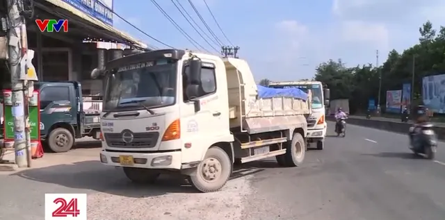 Thủ đoạn đổ trộm chất thải trái phép ra môi trường: Đổ bất hợp pháp mới có lãi - Ảnh 4.