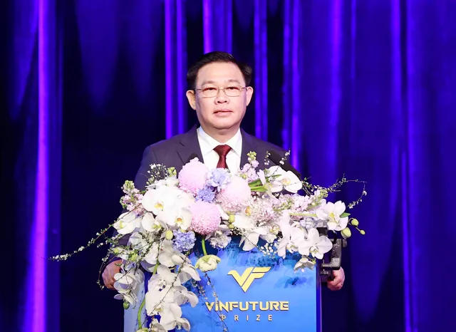 Toàn cảnh lễ trao giải VinFuture 2022 - Ảnh 7. Toàn cảnh lễ trao giải VinFuture 2022 - Ảnh 7.