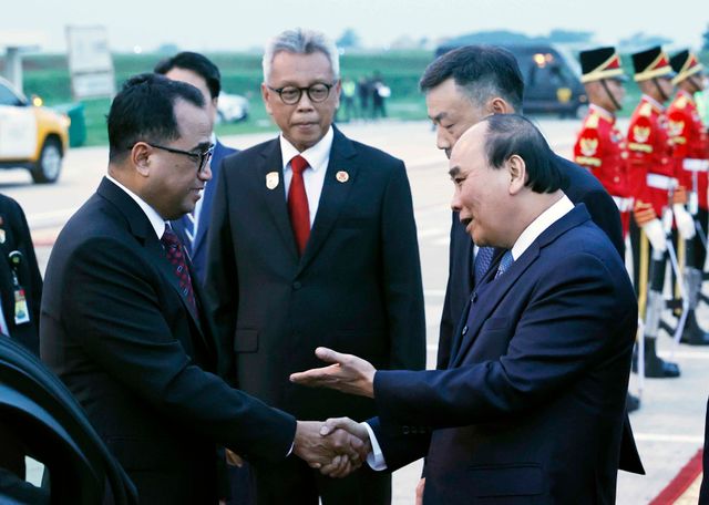 Chủ tịch nước Nguyễn Xuân Phúc bắt đầu chuyến thăm cấp Nhà nước đến Indonesia - Ảnh 2.