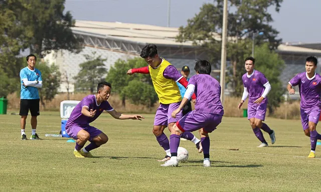ĐT Việt Nam trở về nước sau chiến thắng ĐT Lào tại AFF Cup 2022   - Ảnh 1.