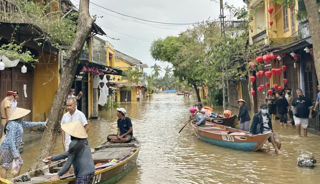 Hội An hoãn tổ chức một số sự kiện vì bị ngập nước - Ảnh 1.