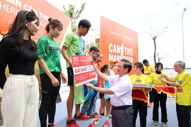 Hơn 6.000 vận động viên tham gia Giải Marathon Quốc tế Di sản Cần Thơ   - Ảnh 3.