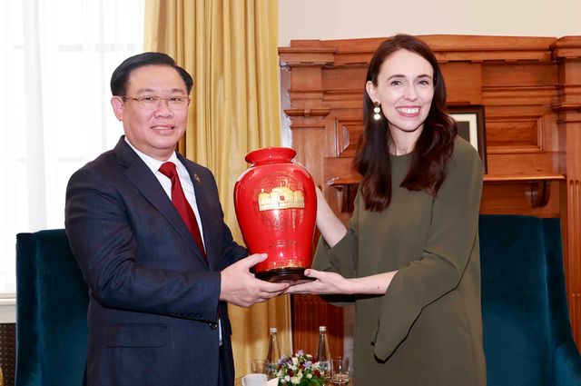 Chủ tịch Quốc hội Vương Đình Huệ hội kiến Thủ tướng New Zealand Jacinda Ardern - Ảnh 3.