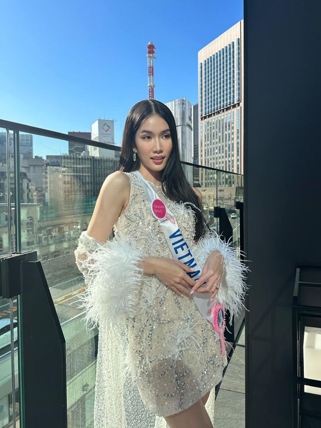 Á hậu Phương Anh khoe 2 bộ dạ hội dự thi Miss International 2022 - Ảnh 4.