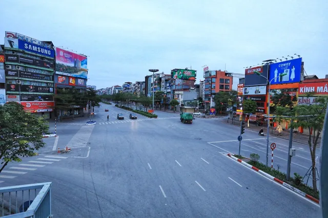 Hà Nội vắng vẻ, yên bình sáng mùng 1 Tết - Ảnh 11. Hà Nội vắng vẻ, yên bình sáng mùng 1 Tết - Ảnh 11.