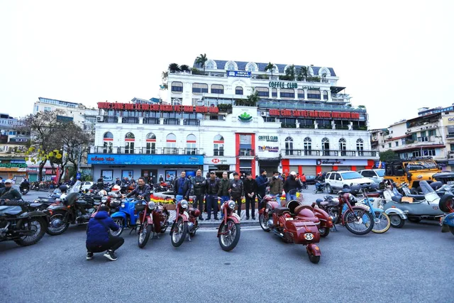 Hà Nội vắng vẻ, yên bình sáng mùng 1 Tết - Ảnh 2. Hà Nội vắng vẻ, yên bình sáng mùng 1 Tết - Ảnh 2.