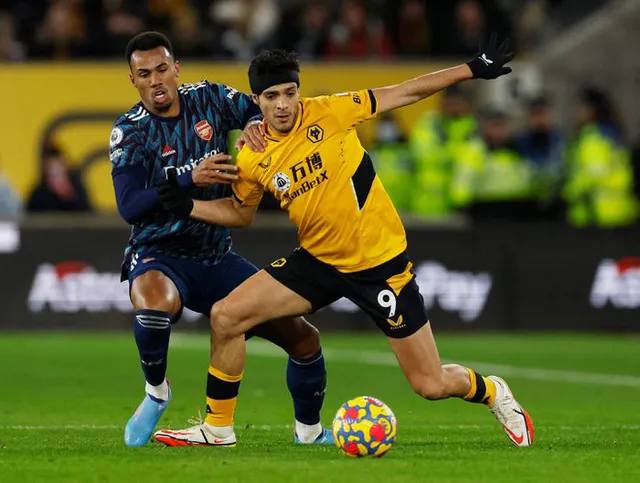 Arsenal thắng nhọc Wolves, đẩy Man Utd xuống thứ 6 - Ảnh 2.