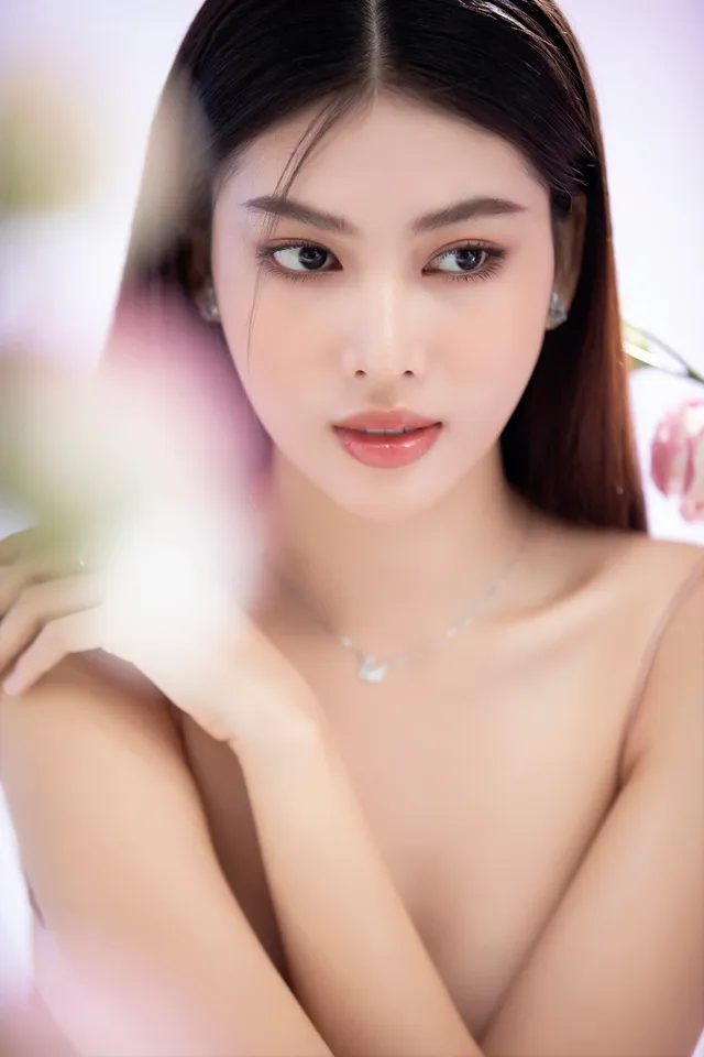 Á hậu Ngọc Thảo khoe nhan sắc ngọt ngào ngày Valentine - Ảnh 1.