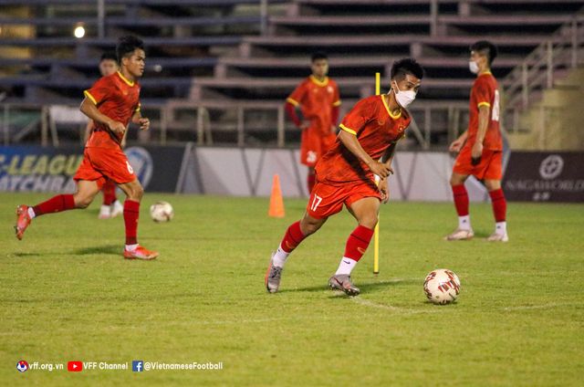 U23 Việt Nam còn 22 cầu thủ đá trận gặp U23 Singapore - Ảnh 1.