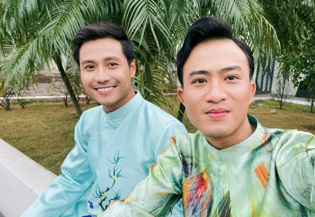 Diễn viên Việt ngày Tết: Phương Oanh diện áo da beo, Huyền Lizzie du Xuân với Quỳnh Kool - Ảnh 16. Diễn viên Việt ngày Tết: Phương Oanh diện áo da beo, Huyền Lizzie du Xuân với Quỳnh Kool - Ảnh 16.