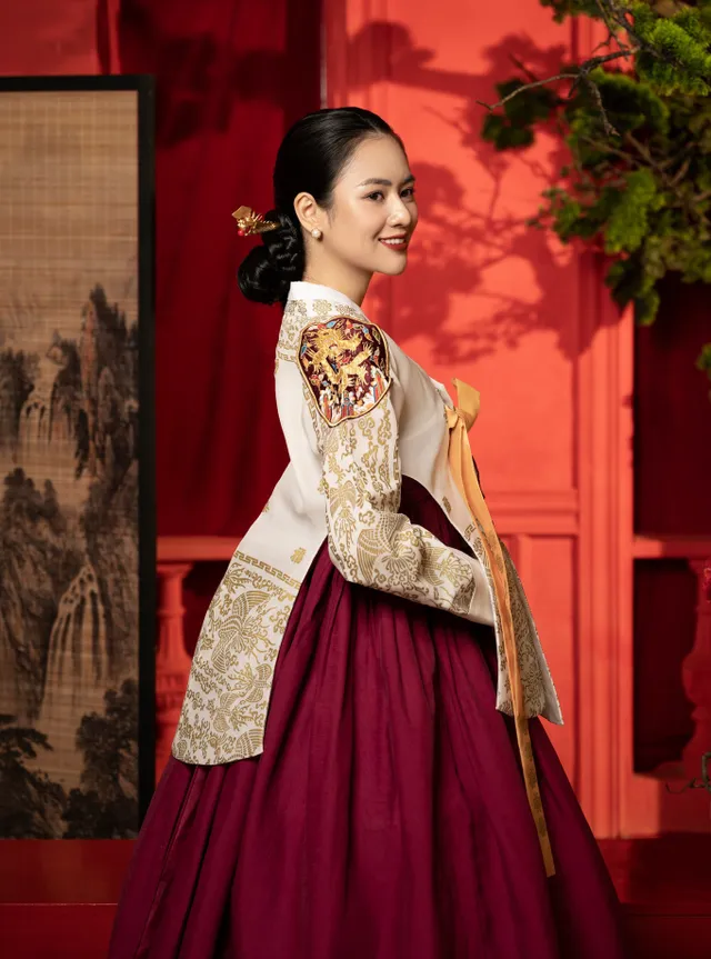 Việt Hoa hóa tiểu thư khuê các khi mặc trang phục hanbok - Ảnh 2.