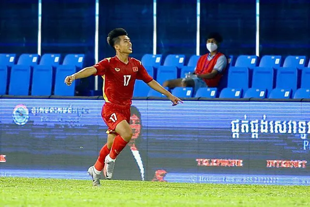 Thủ môn U23 Việt Nam ăn mừng bằng lời chúc các đồng đội - Ảnh 1.