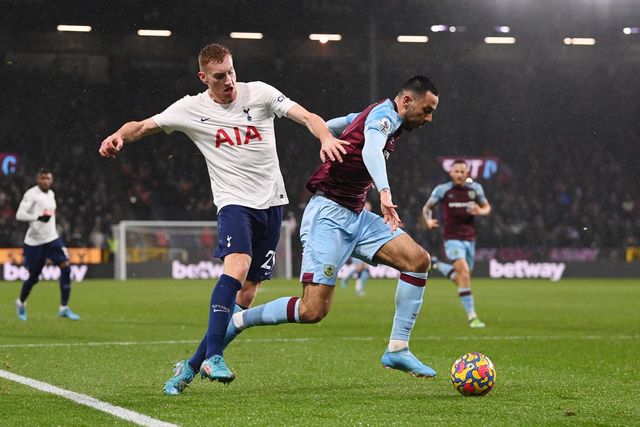 Tottenham thất bại trước Burnley trong trận đấu bù Ngoại hạng Anh - Ảnh 1.