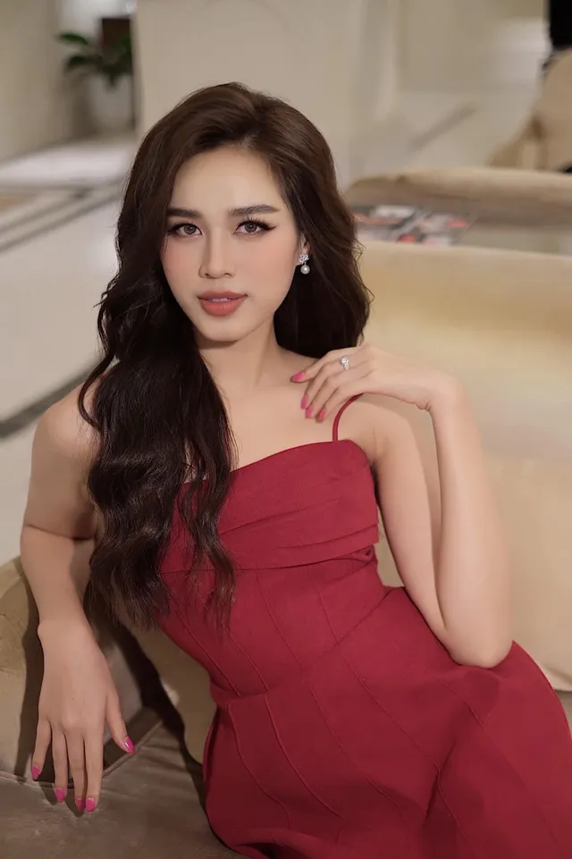 Đỗ Thị Hà xinh đẹp trước thềm lên đường dự thi Chung kết Miss World - Ảnh 3.