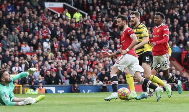 Phung phí cơ hội, Manchester United chia điểm với Watford - Ảnh 2.